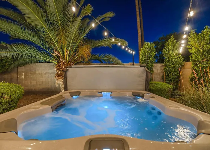 Ferienhaus Stylish W Hot Tub, Heated Pool & Game