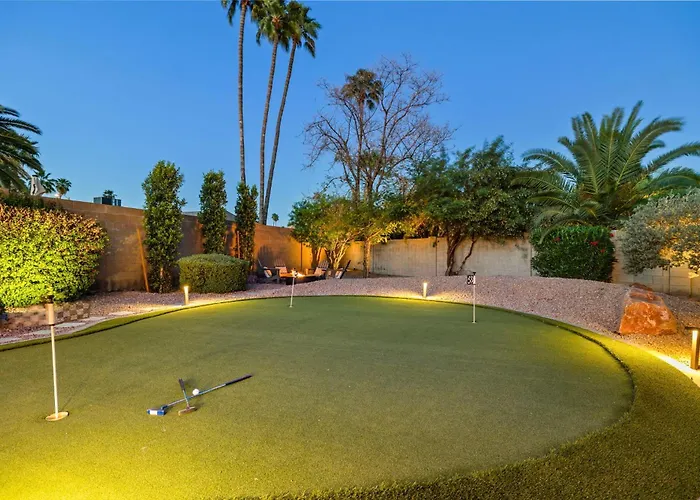 Stylish W Hot Tub, Heated Pool & Game Ferienhaus