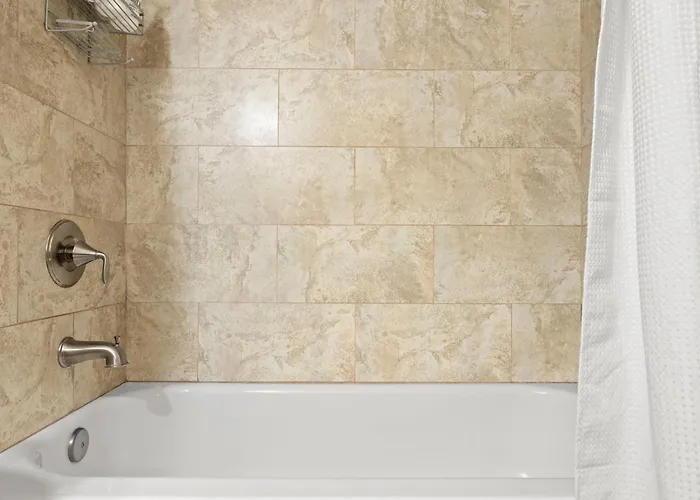 Stylish W Hot Tub, Heated Pool & Game *