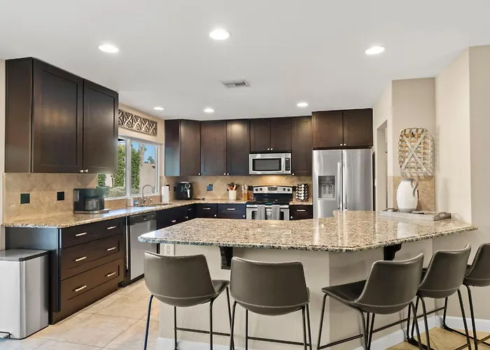 Ferienhaus Stylish W Hot Tub, Heated Pool & Game *
