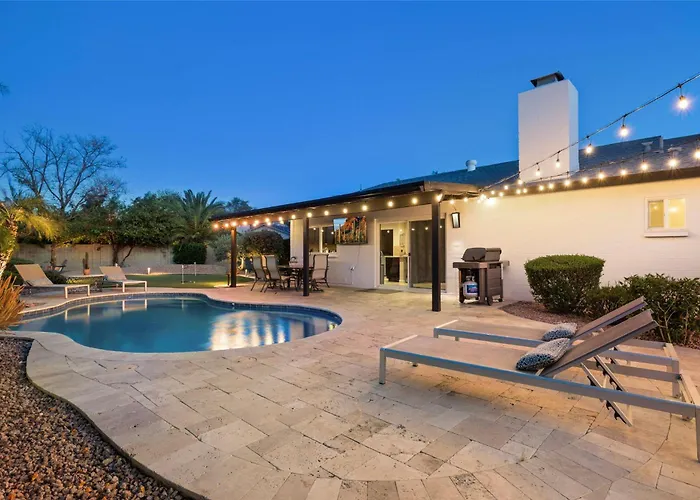 Ferienhaus Stylish W Hot Tub, Heated Pool & Game *