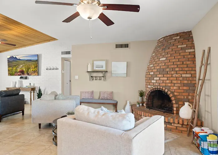 Stylish W Hot Tub, Heated Pool & Game *