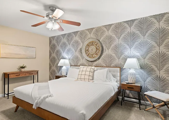 Stylish W Hot Tub, Heated Pool & Game Phoenix