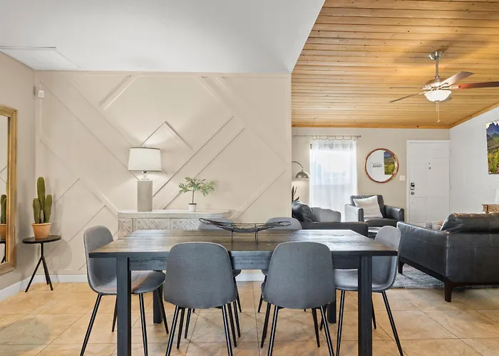 Ferienhaus Stylish W Hot Tub, Heated Pool & Game