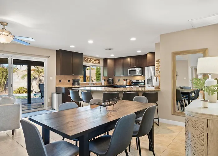 Ferienhaus Stylish W Hot Tub, Heated Pool & Game Phoenix