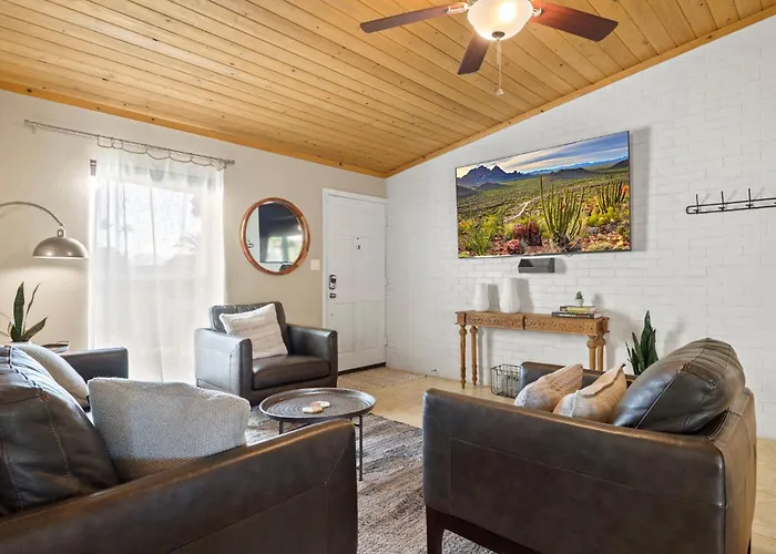 Stylish W Hot Tub, Heated Pool & Game * Phoenix