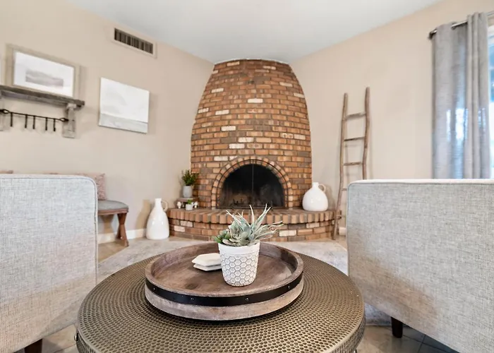 Stylish W Hot Tub, Heated Pool & Game Phoenix